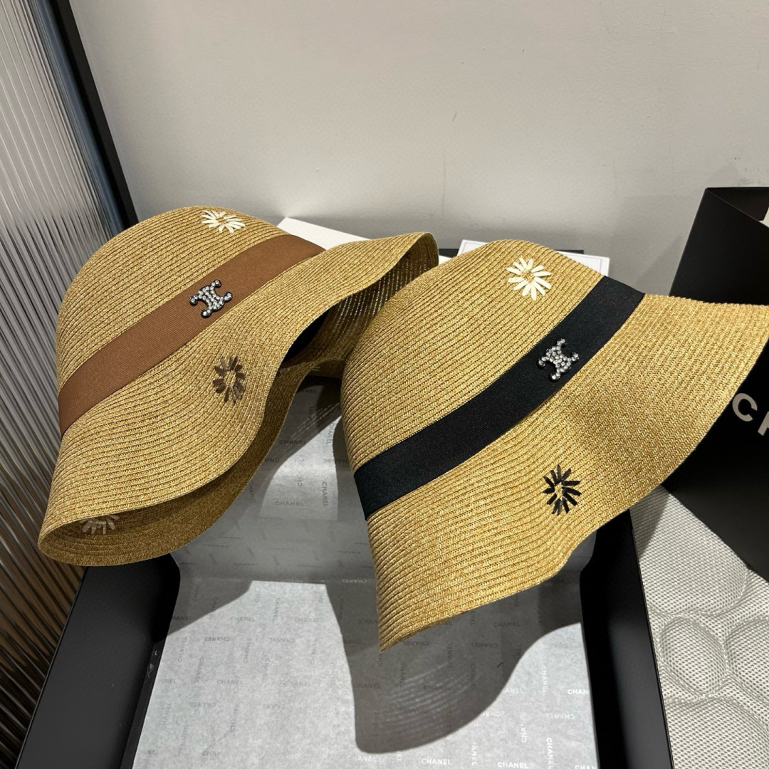 P

Celine赛琳新款草帽，纯手工钩织花朵，重工定制，头围57cm