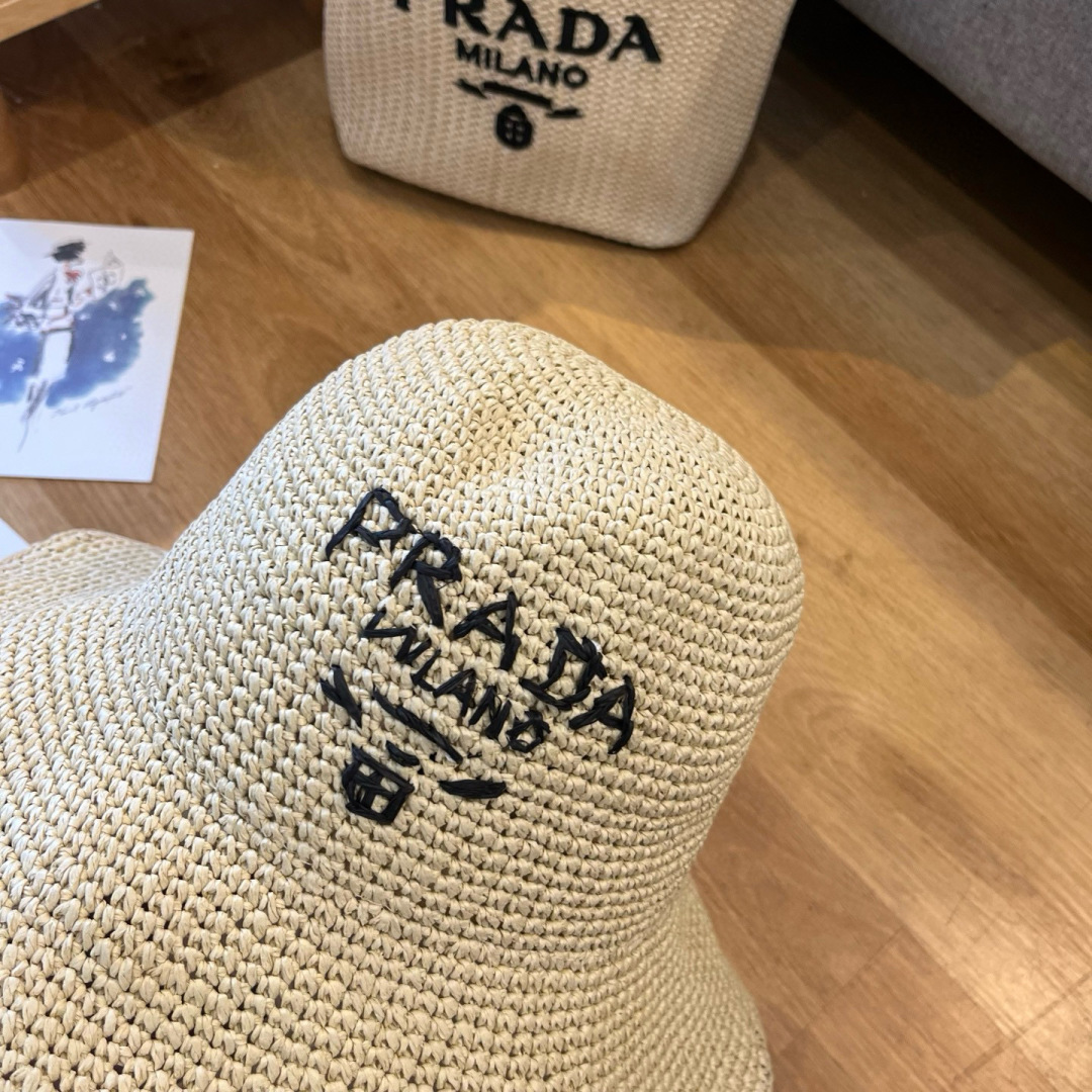 P

PRADA普拉达2025夏款折叠草帽，纯收工钩织，头围57cm，可折叠