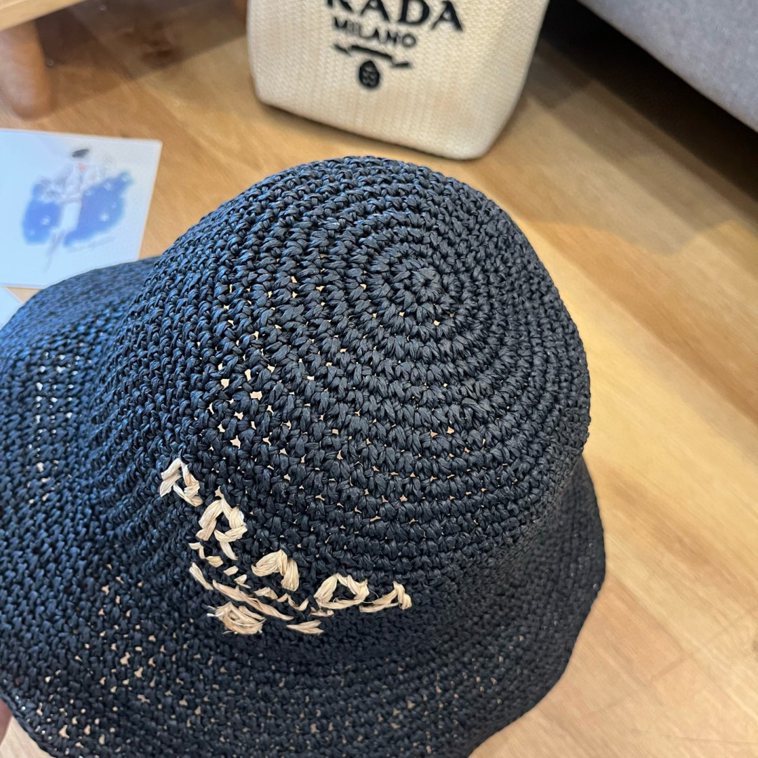 P

PRADA普拉达2025夏款折叠草帽，纯收工钩织，头围57cm，可折叠