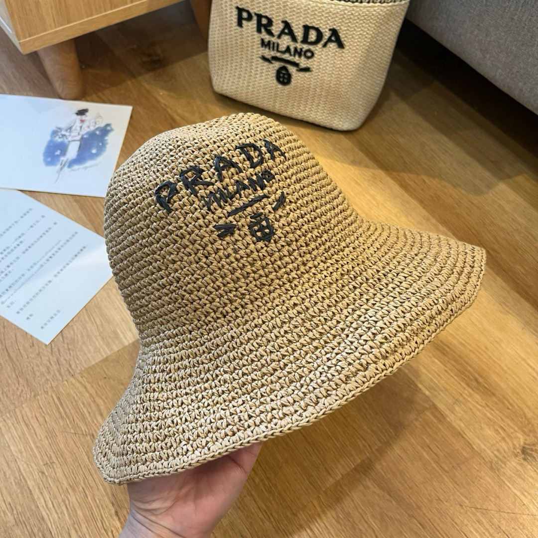 P

PRADA普拉达2025夏款折叠草帽，纯收工钩织，头围57cm，可折叠