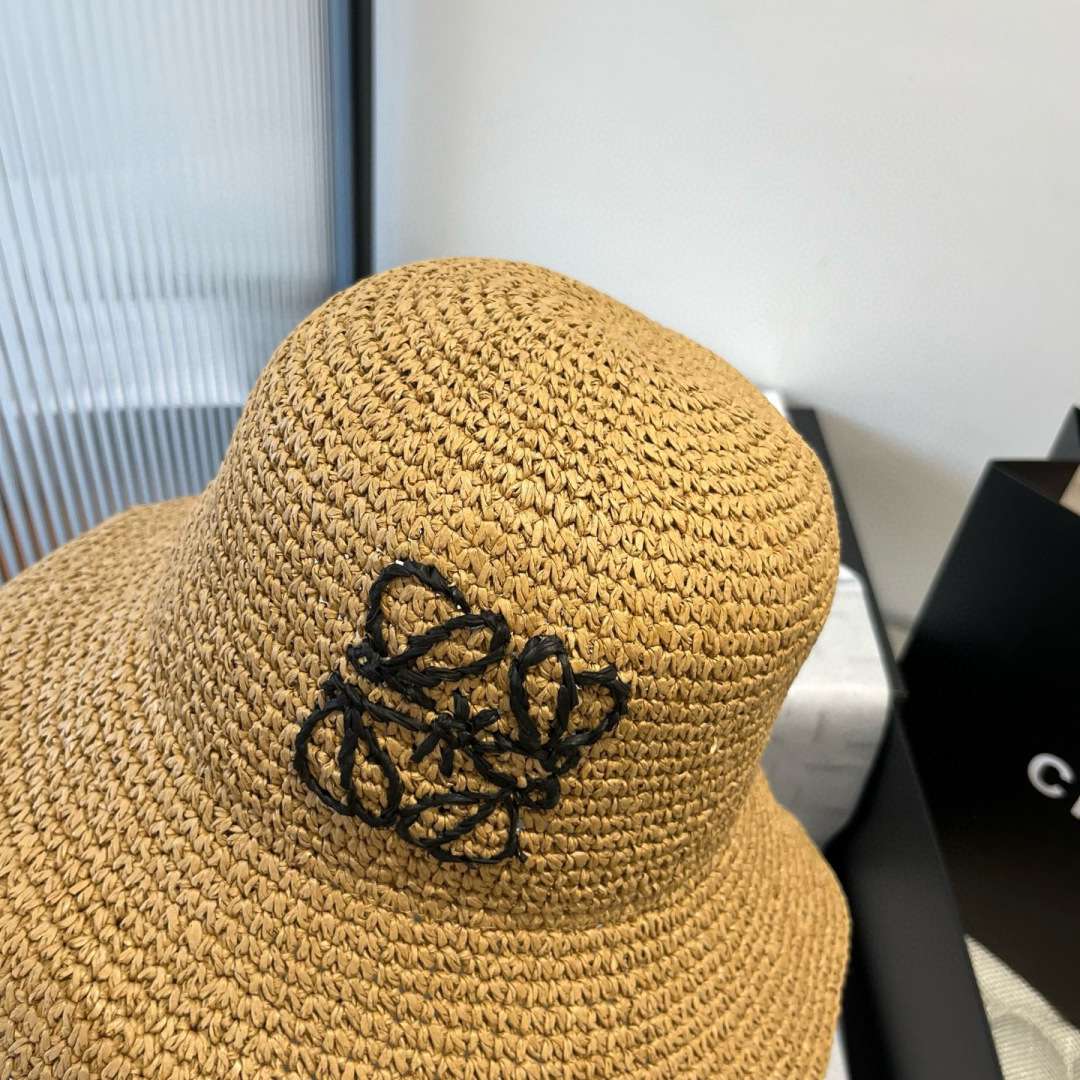 P

ＬＯＥＷＥ罗意威新款草帽，手工钩织草编帽，可折叠，携带方便，头围57cm