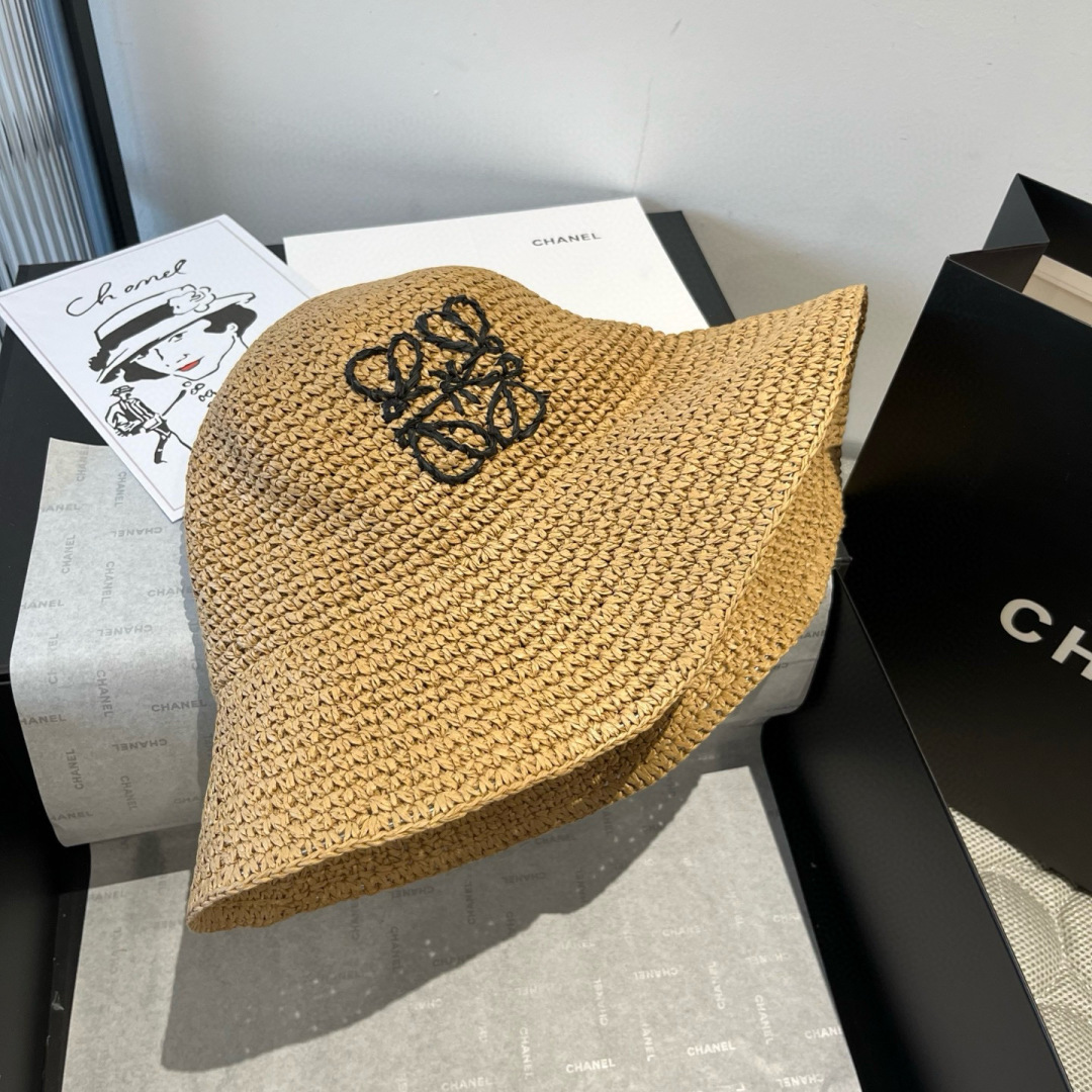 P

ＬＯＥＷＥ罗意威新款草帽，手工钩织草编帽，可折叠，携带方便，头围57cm
