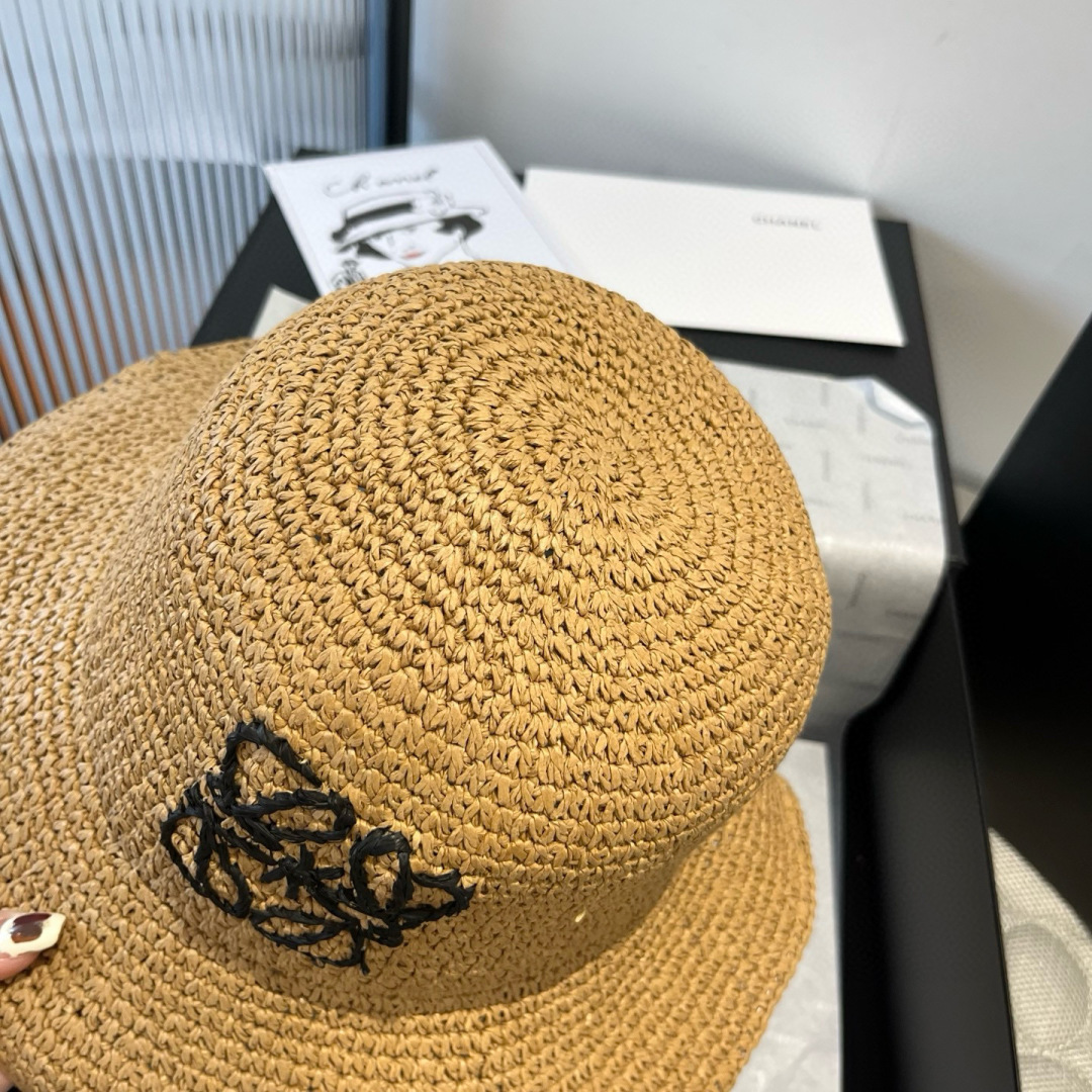P

ＬＯＥＷＥ罗意威新款草帽，手工钩织草编帽，可折叠，携带方便，头围57cm