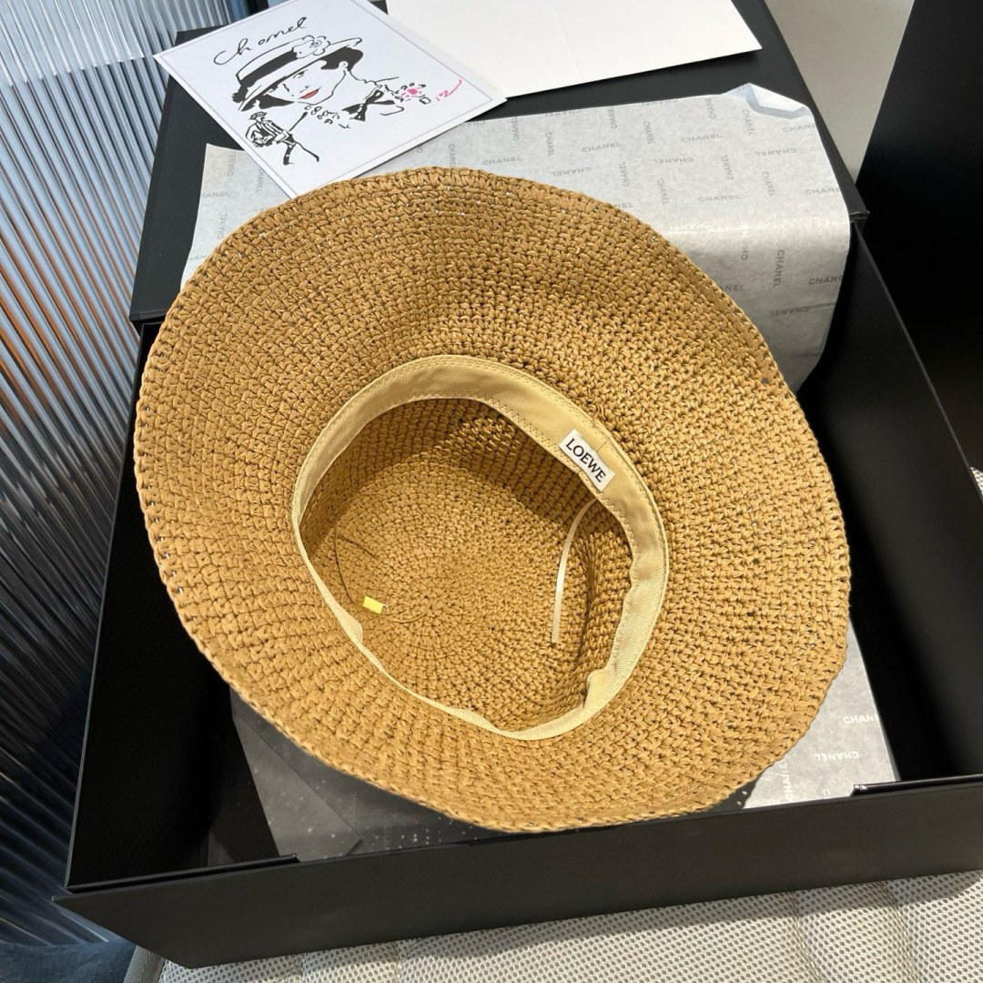 P

ＬＯＥＷＥ罗意威新款草帽，手工钩织草编帽，可折叠，携带方便，头围57cm