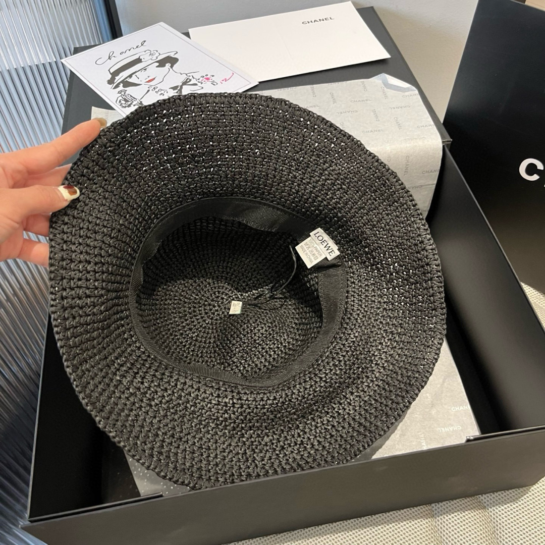 P

ＬＯＥＷＥ罗意威新款草帽，手工钩织草编帽，可折叠，携带方便，头围57cm