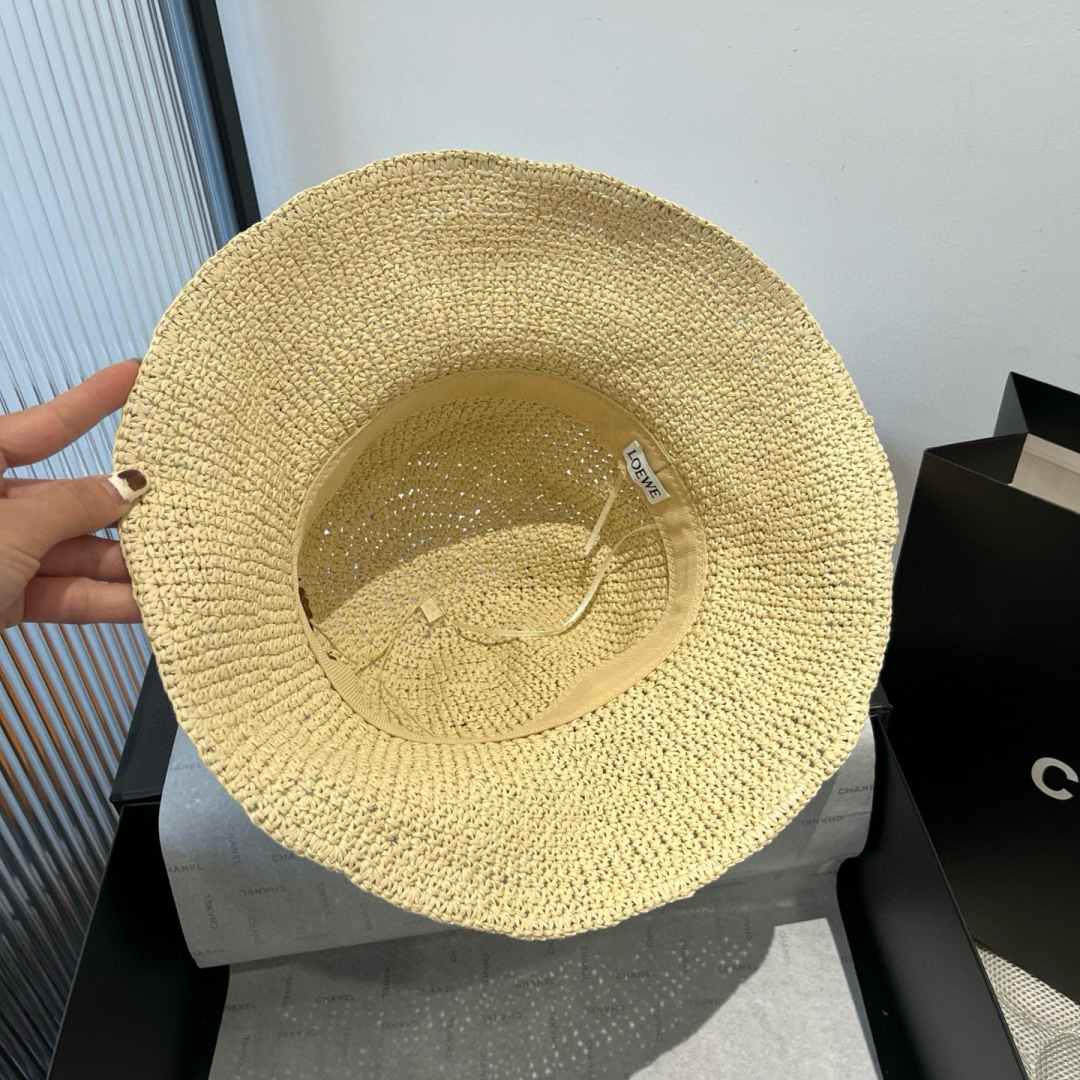 P

ＬＯＥＷＥ罗意威新款草帽，手工钩织草编帽，可折叠，携带方便，头围57cm