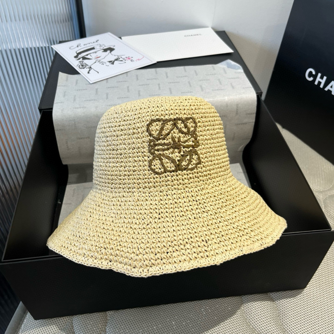 P

ＬＯＥＷＥ罗意威新款草帽，手工钩织草编帽，可折叠，携带方便，头围57cm