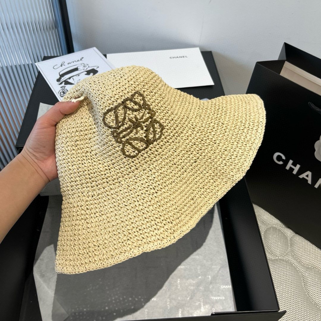 P

ＬＯＥＷＥ罗意威新款草帽，手工钩织草编帽，可折叠，携带方便，头围57cm