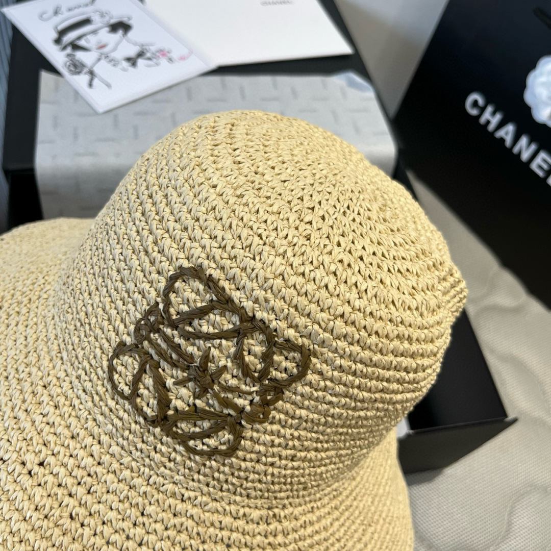 P

ＬＯＥＷＥ罗意威新款草帽，手工钩织草编帽，可折叠，携带方便，头围57cm