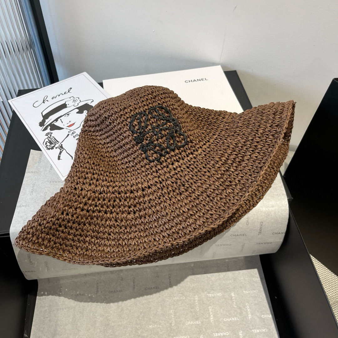 P

ＬＯＥＷＥ罗意威新款草帽，手工钩织草编帽，可折叠，携带方便，头围57cm