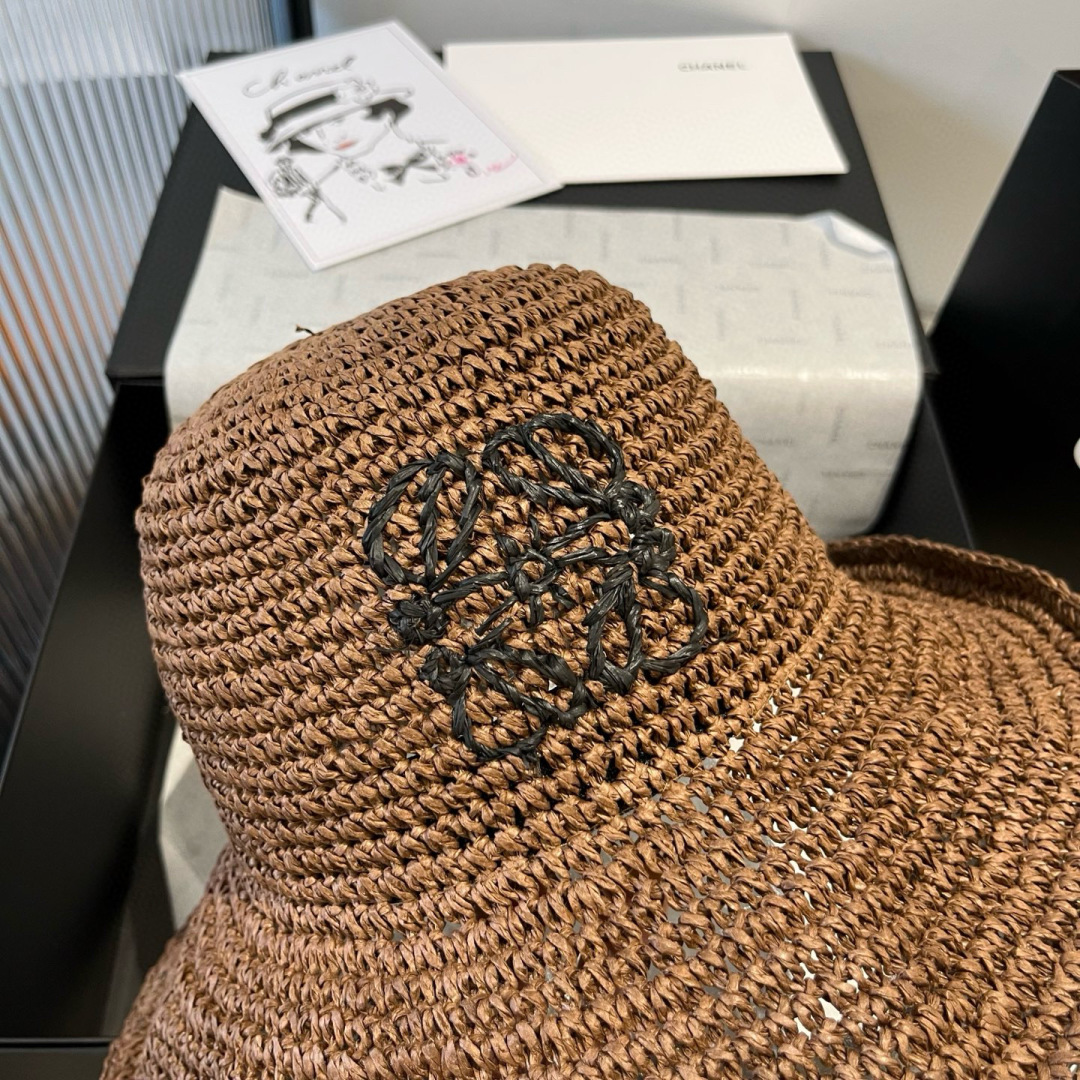 P

ＬＯＥＷＥ罗意威新款草帽，手工钩织草编帽，可折叠，携带方便，头围57cm