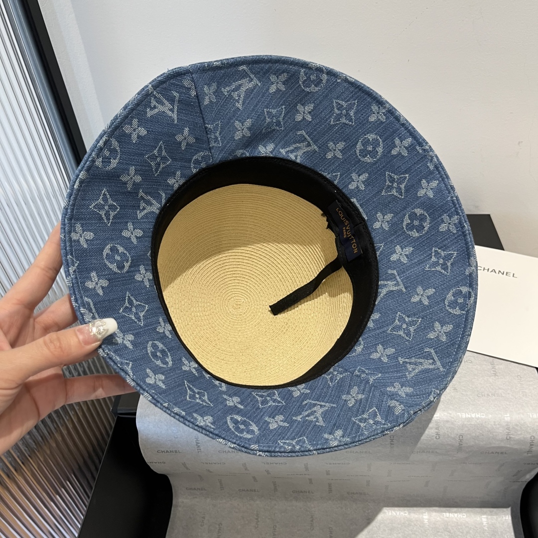

Lv新款草帽，拉菲草制作，拼老花面料，名媛必备，头围57cm
