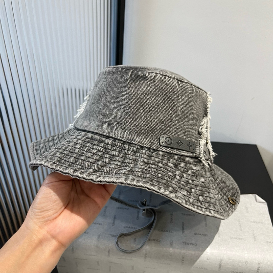 P

LV路易威登牛仔渔夫帽，头围57cm