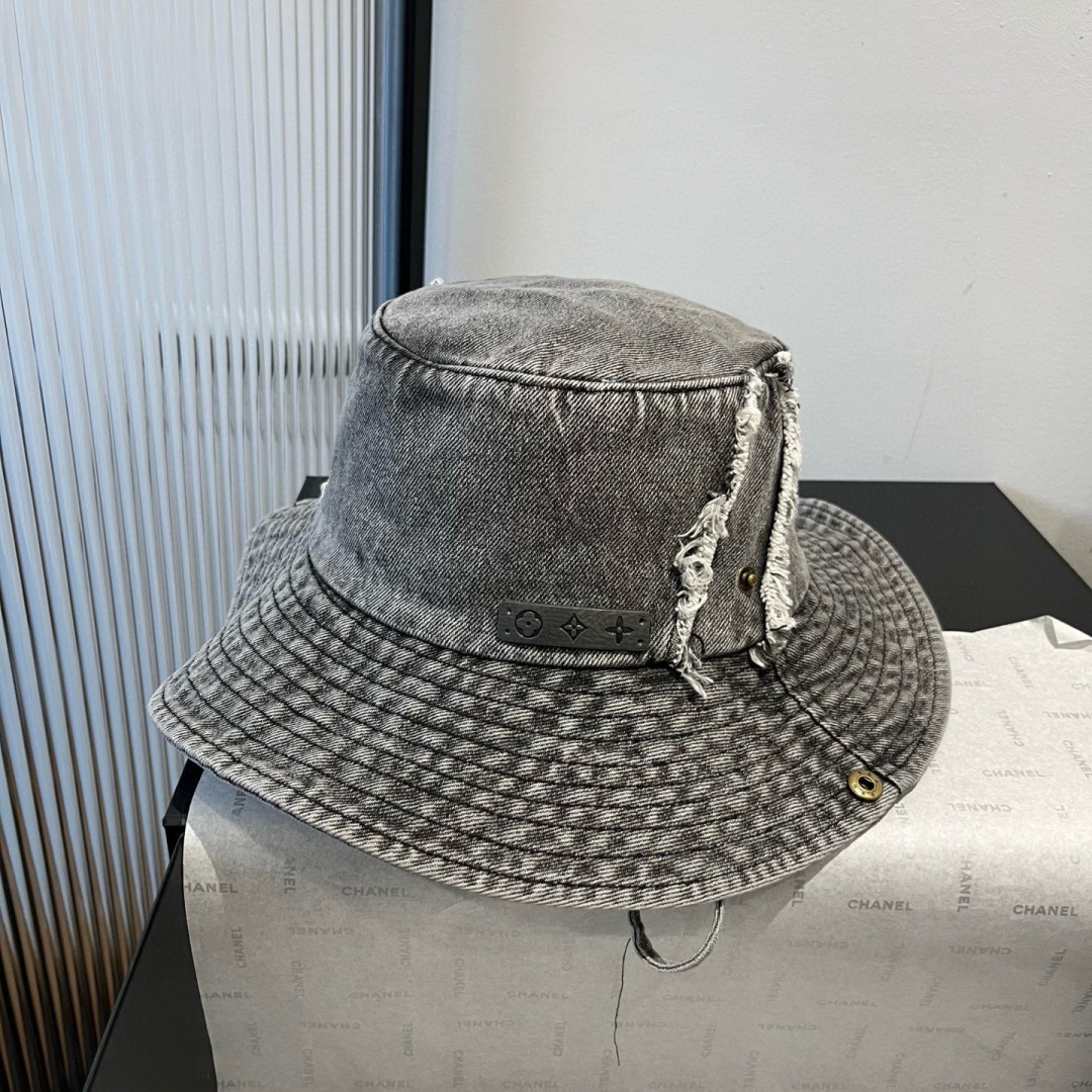 P

LV路易威登牛仔渔夫帽，头围57cm