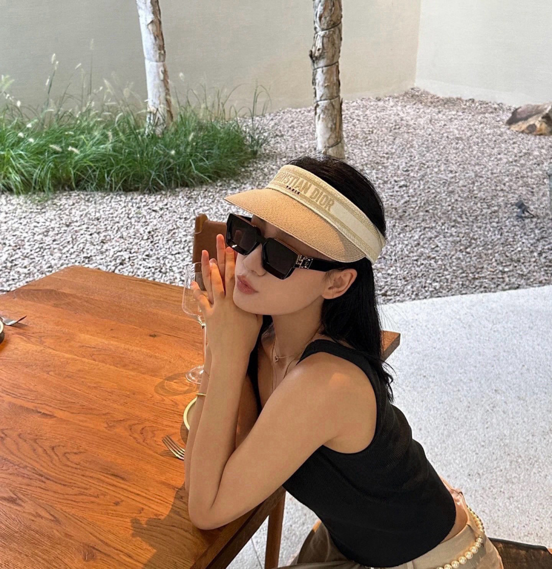 NO:226930,Dior new embroidered alphabet pot hat, exclusive custom style, head circumference 55~58cm sun protection and sun protection, natural hat, straw hat, fisherman hat, baseball hat, hat, dior, espadrilles, hats19860909dior新款刺绣字母草盆帽 独家定制款 头围55～58cm防晒遮阳 本色帽子草帽渔夫帽棒球帽,帽子,dior,espadrilles,hats,hat