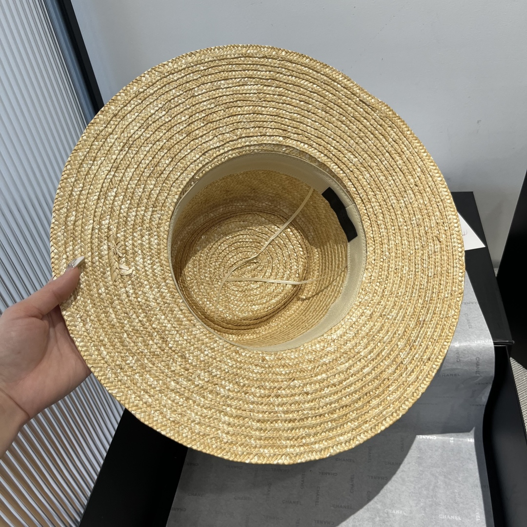 P

Prada普拉达新款麦秆草礼帽，头围57cm