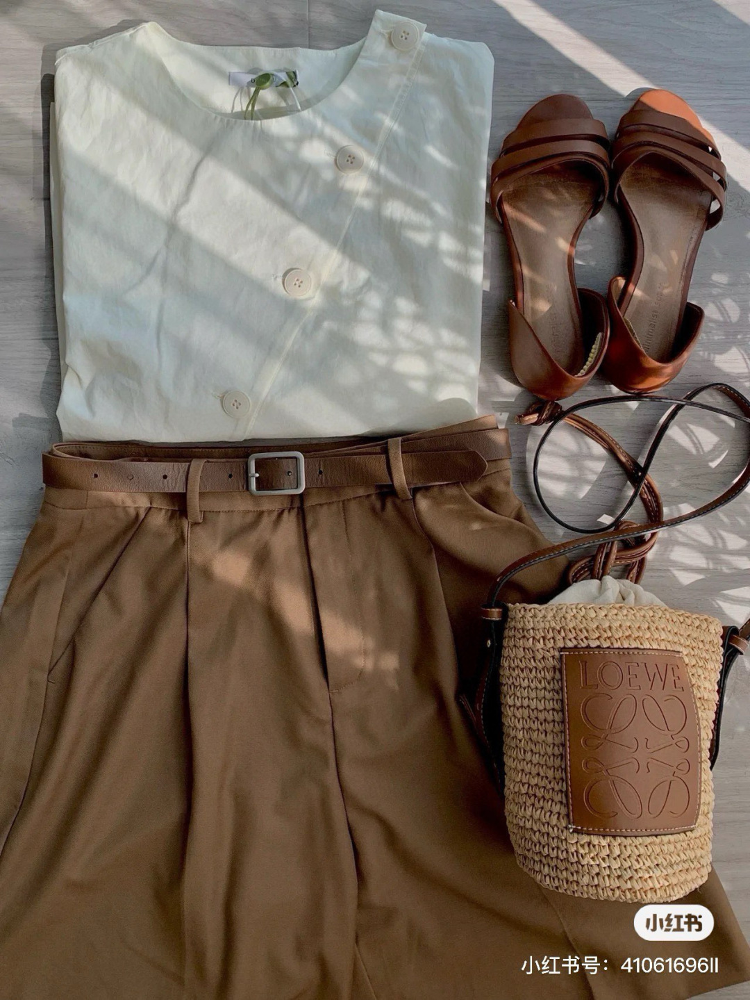 NO:226961,Luo Yiwei LOEWE straw weaving bag, water bottle bag, pure work-finished Lafite straw weaving bag, summer style straw weaving bag, beach style, height 18cm. width 11cm hat straw hat fisherman hat baseball hat, hat, loewe, loewe, espadrilles, espadrilles, hats19860909罗意威LOEWE草编包 水瓶包,纯收工拉菲草包,夏日风情草编包,沙滩风情,高18cm.宽11cm帽子草帽渔夫帽棒球帽,帽子,loewe,loewe,espadrilles,espadrilles,hats,hat