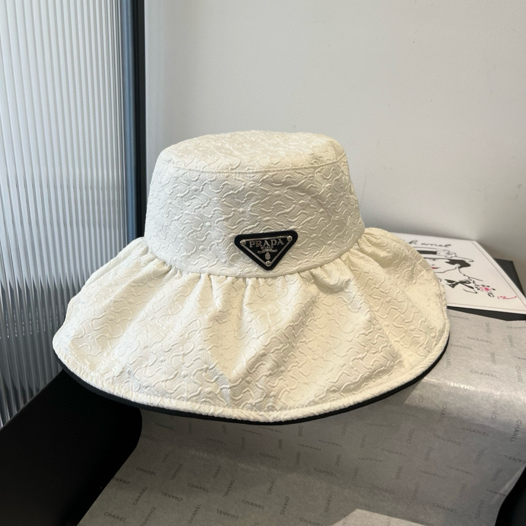 P

Prada普拉达荷叶边渔夫帽，遮阳帽，头围57cm
