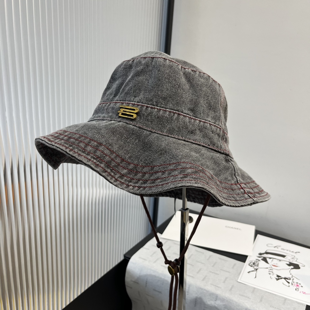 P

巴黎世家牛仔渔夫帽，头围57cm