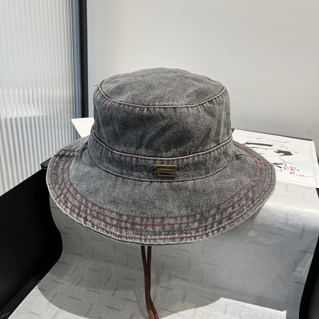 P

巴黎世家牛仔渔夫帽，头围57cm