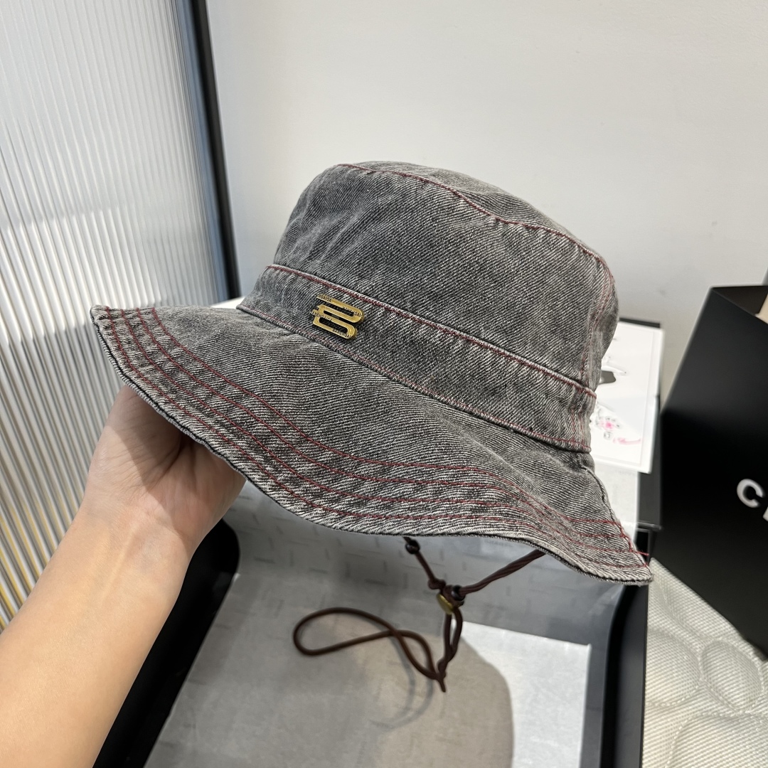 P

巴黎世家牛仔渔夫帽，头围57cm