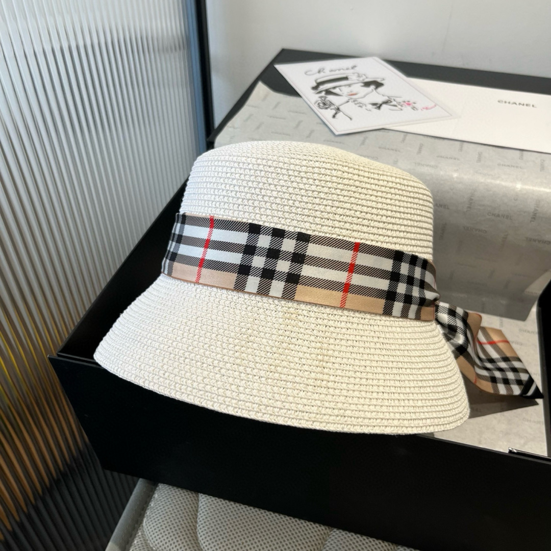 P

Burberry巴宝莉新款渔夫帽，遮阳草帽，搭配BB格丝带，超级大牌范