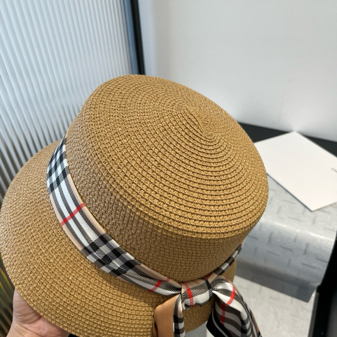 P

Burberry巴宝莉新款渔夫帽，遮阳草帽，搭配BB格丝带，超级大牌范