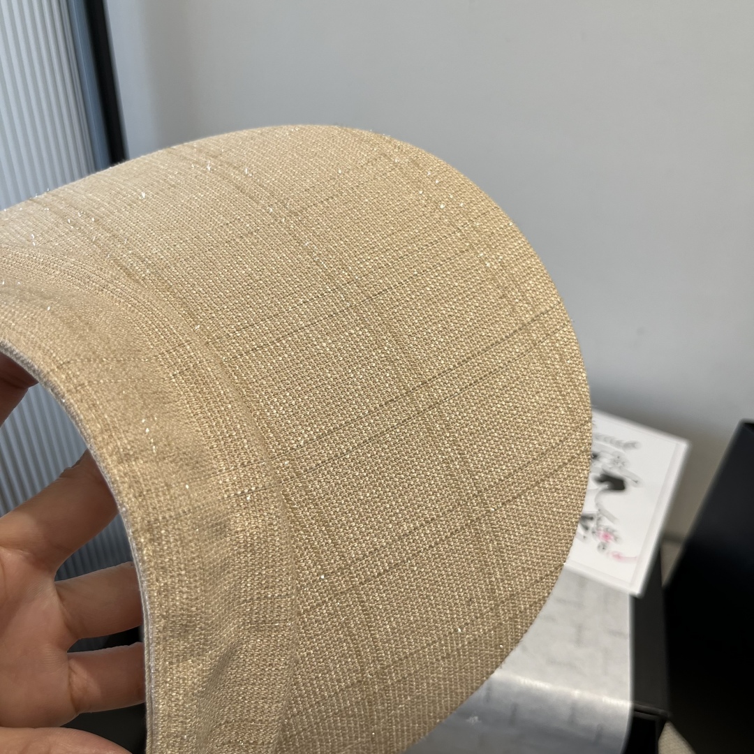 P

Dior迪奥原单空顶鸭舌帽，遮阳发箍，高端定制，带模塑贴条街