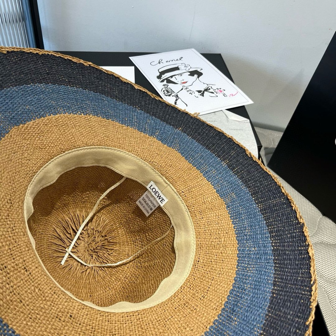 P

ＬＯＥＷＥ罗意威 新款草帽，手工钩织草编帽，大帽檐草帽，遮阳沙滩帽可折叠，携带方便，头围57cm