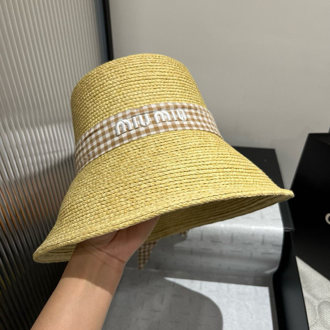 NO:226985,Muumiu girls must have straw hat, sun protection hat, Lafite brim hat, official style head circumference 57cm hat Straw hat Fisherman hat Baseball hat, hat, miumiu, espadrilles, hats19860909缪缪miumiu女孩必备草帽,遮阳防晒帽,拉菲草大檐帽,官方款 头围57cm帽子草帽渔夫帽棒球帽,帽子,miumiu,espadrilles,hats,hat