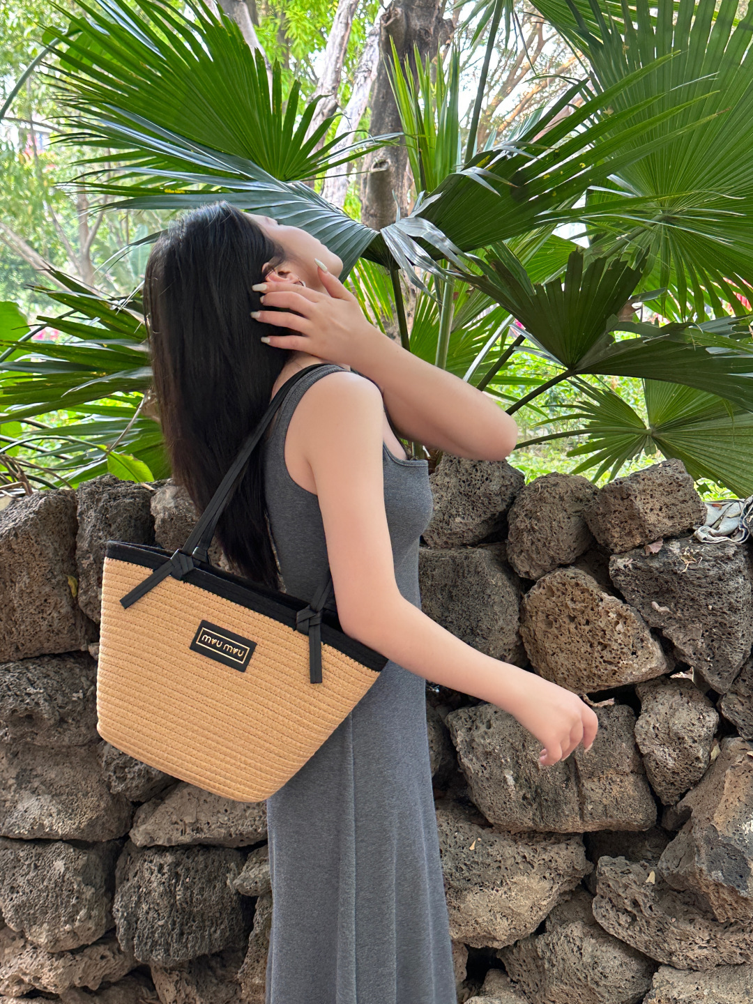 NO:227048,Niumiu Miu new braided bag, specifications, 40*30 hat, straw hat, fisherman hat, baseball hat, hat, miumiu, espadrilles, hats19860909niumiu缪缪新款编织包,规格,40*30帽子草帽渔夫帽棒球帽,帽子,miumiu,espadrilles,hats,hat