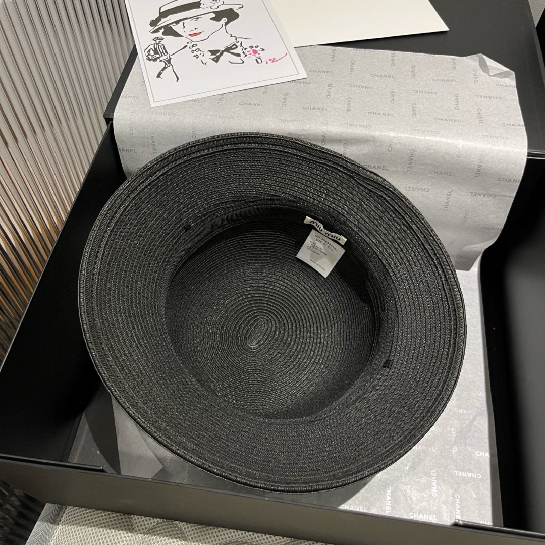 P

缪缪miumiu新款草帽，头围57cm