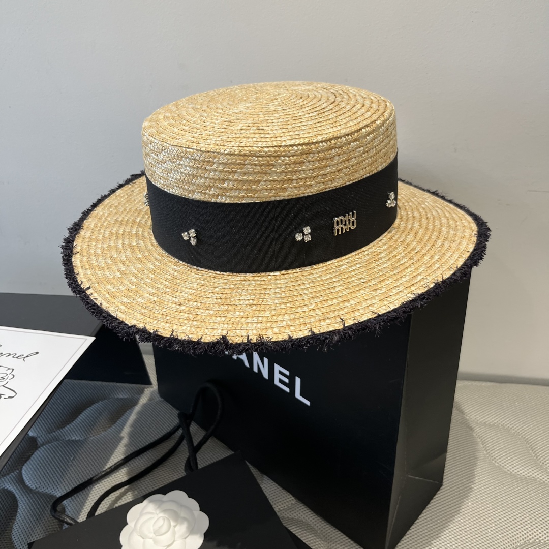 P

miumiu缪缪新款麦秆草平顶礼帽，头围57cm