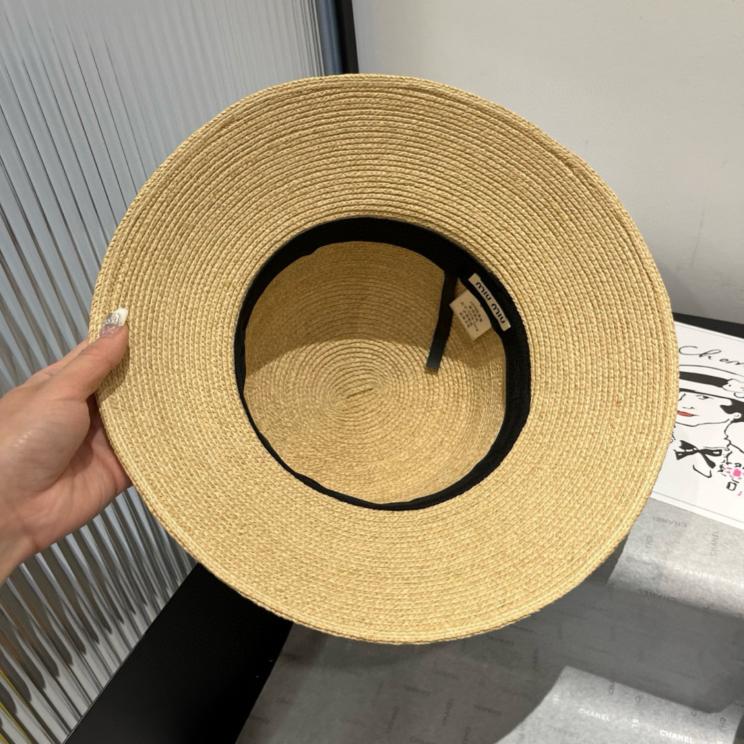 P

miumiu缪缪拉菲草盆帽，高端定制盆帽，头围57cm