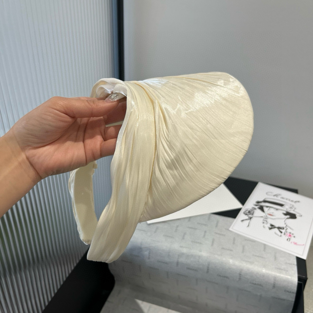 P

miumiu缪缪新款真丝发箍，蝴蝶结遮阳帽