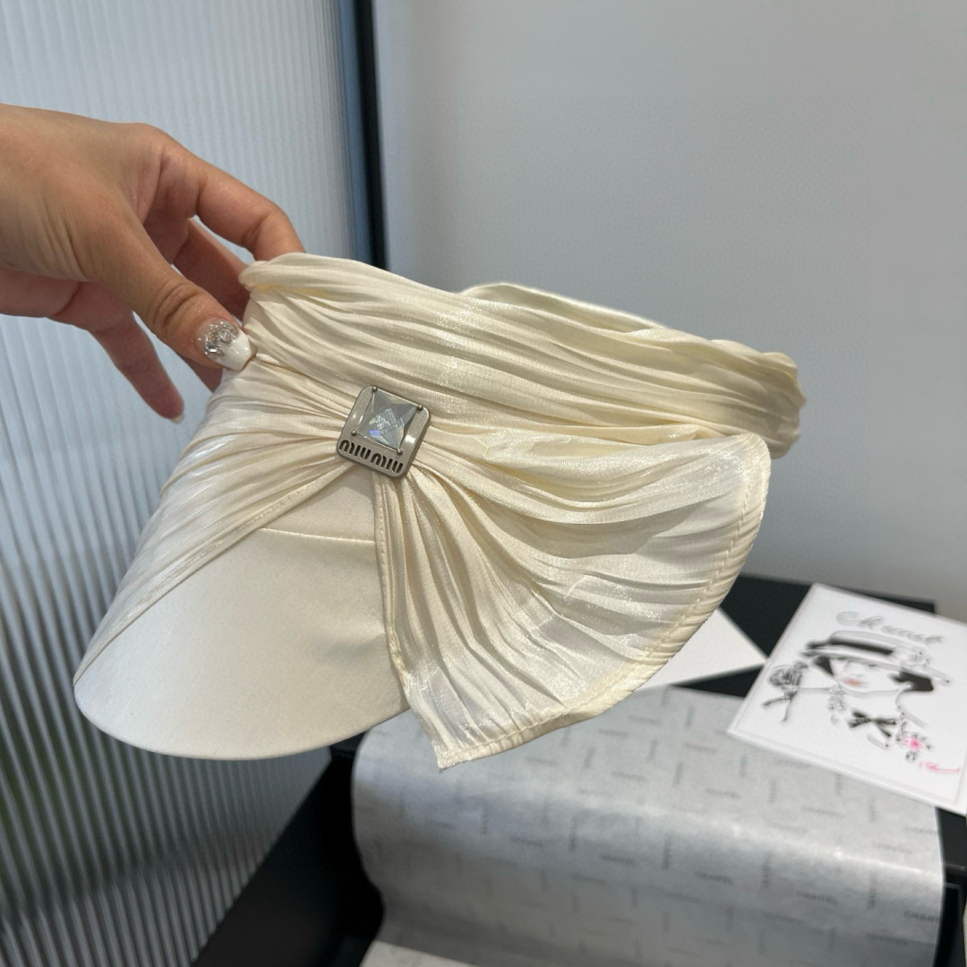 P

miumiu缪缪新款真丝发箍，蝴蝶结遮阳帽