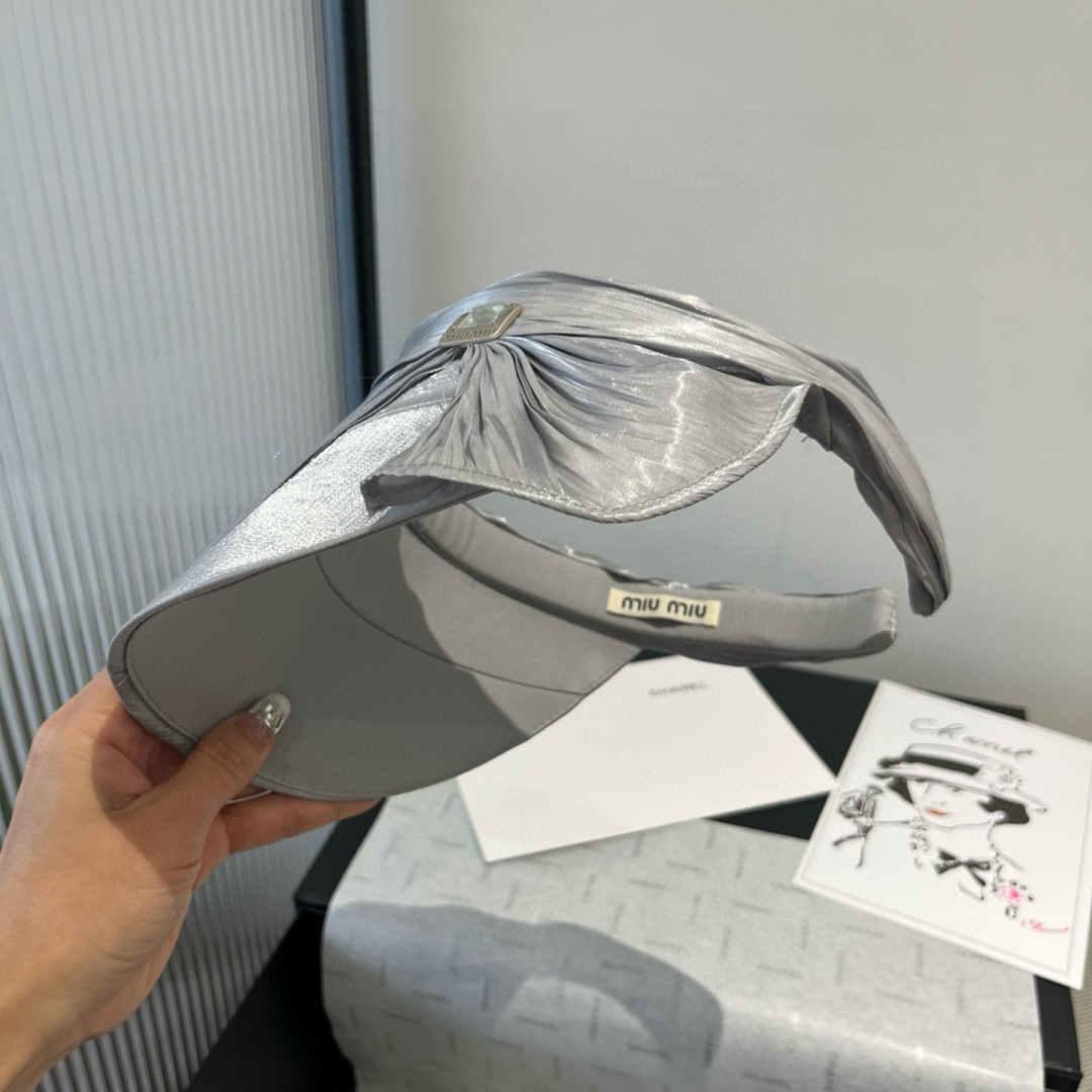 P

miumiu缪缪新款真丝发箍，蝴蝶结遮阳帽