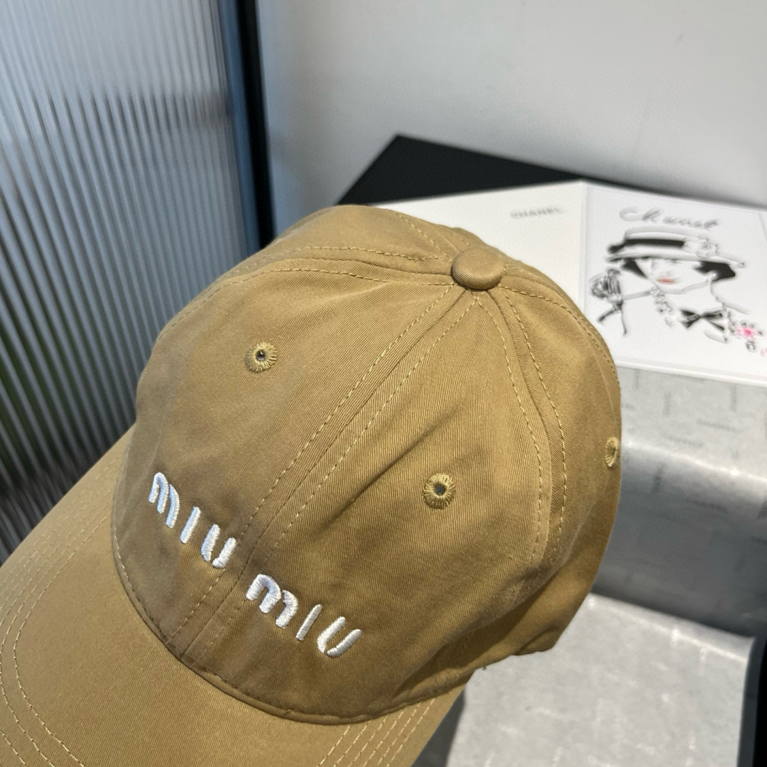 P

miumiu缪缪新款棒球帽，高级面料，头围57cm