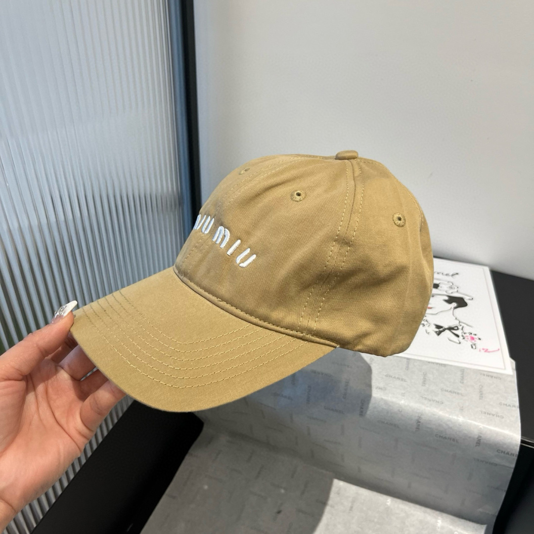 P

miumiu缪缪新款棒球帽，高级面料，头围57cm