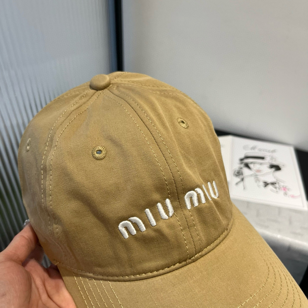 P

miumiu缪缪新款棒球帽，高级面料，头围57cm