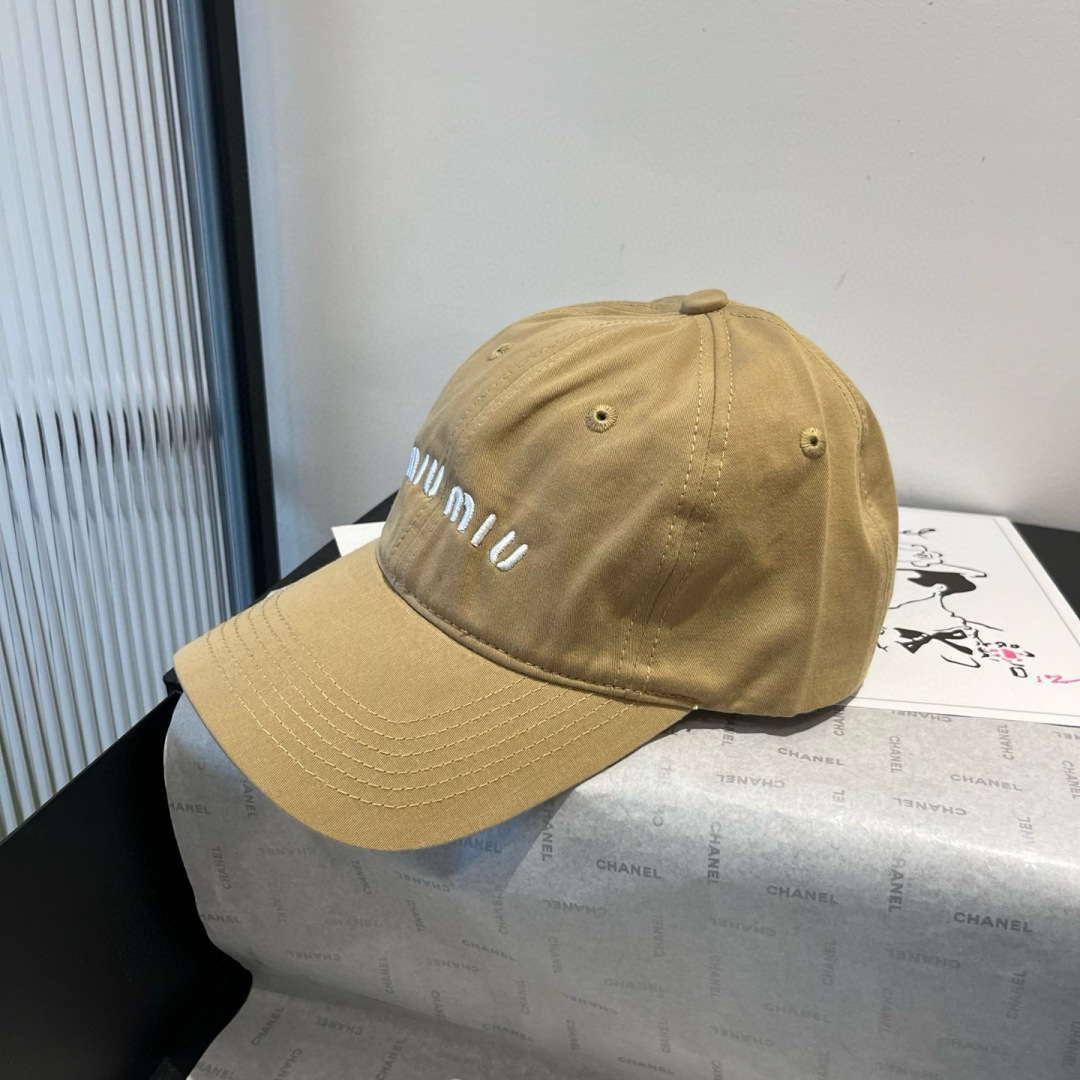 P

miumiu缪缪新款棒球帽，高级面料，头围57cm