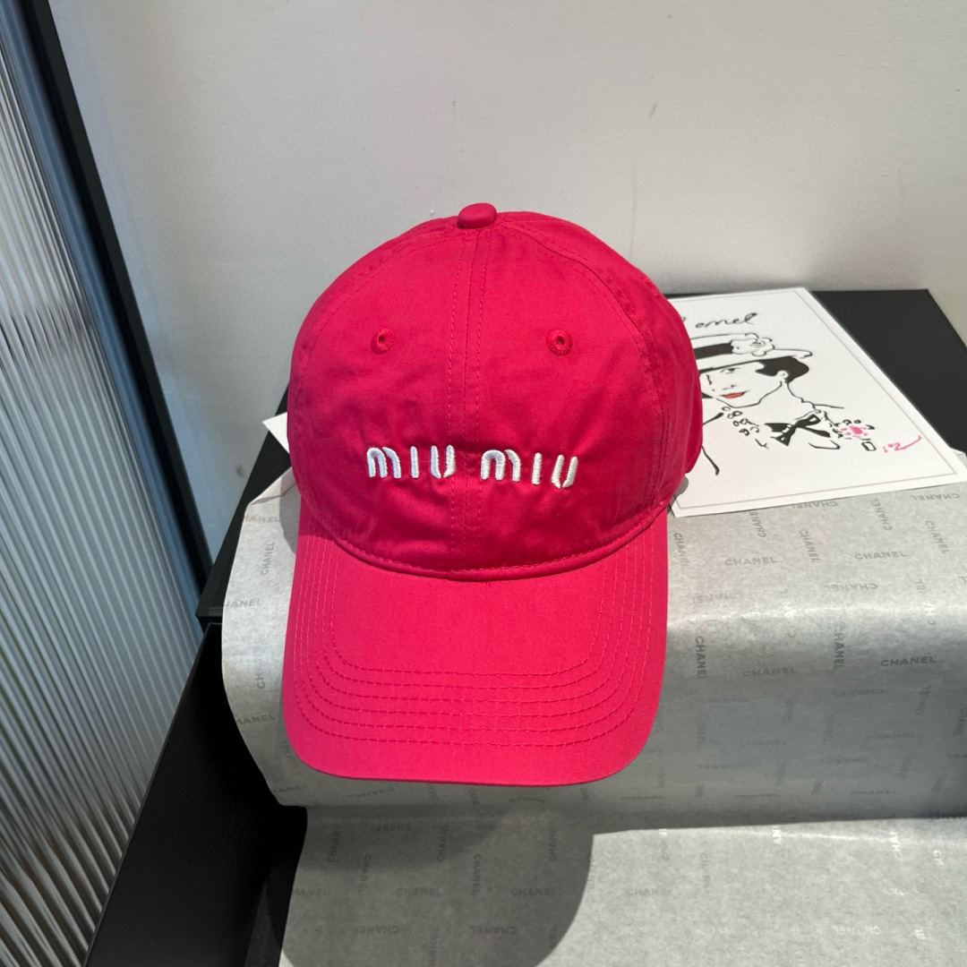 P

miumiu缪缪新款棒球帽，高级面料，头围57cm