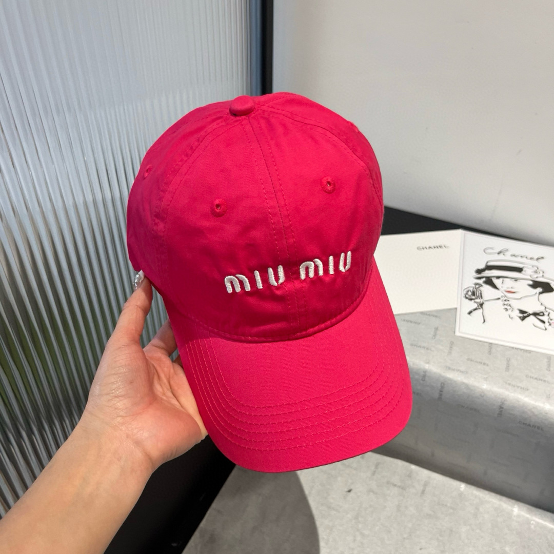 P

miumiu缪缪新款棒球帽，高级面料，头围57cm
