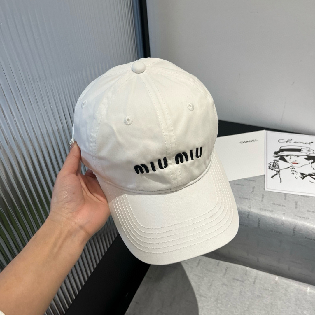 P

miumiu缪缪新款棒球帽，高级面料，头围57cm