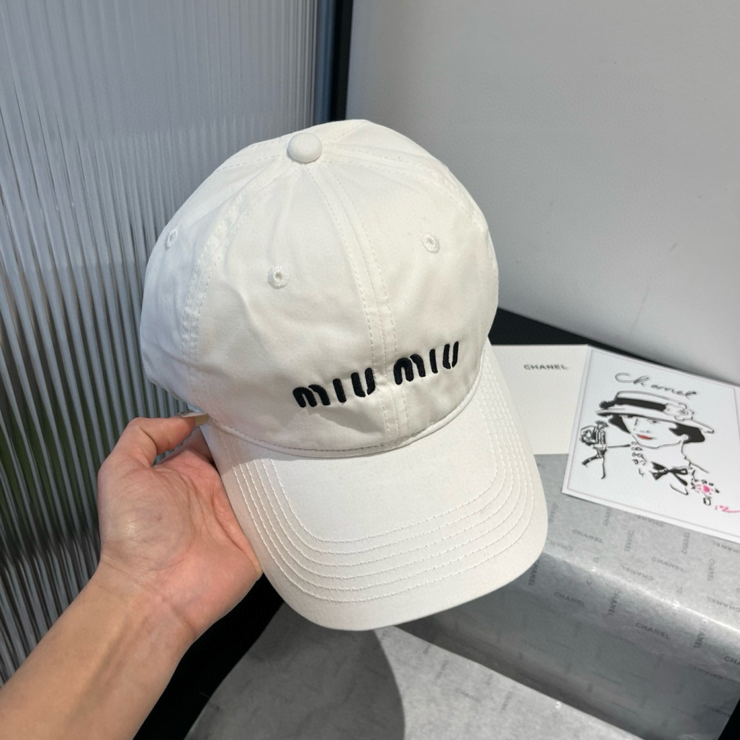 P

miumiu缪缪新款棒球帽，高级面料，头围57cm