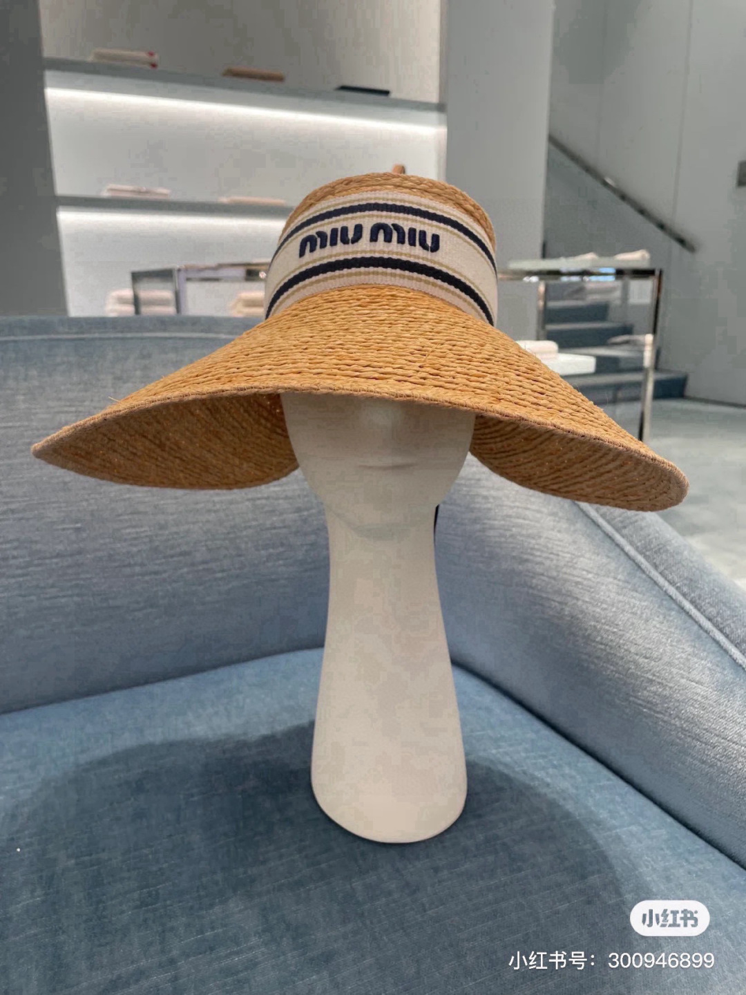P

缪缪miumiu拉菲草空顶帽，专柜新款，且买且珍惜，卖一个少一个，头围可以调节 细节待上