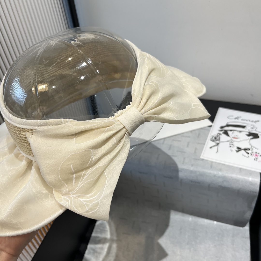 P

华伦天奴空顶遮阳帽，头围57cm