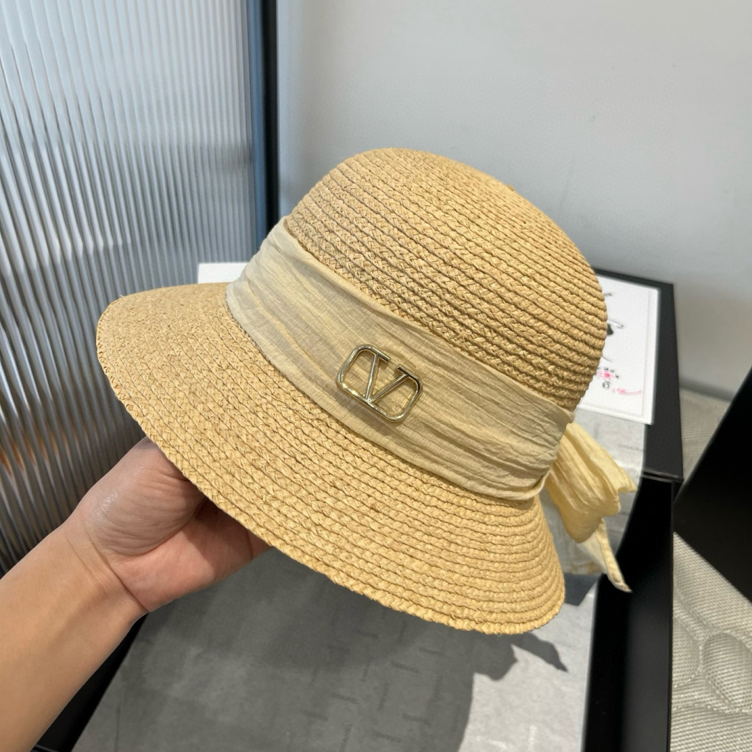 P

华伦天奴拉菲草盆帽，妥妥的名媛气质，头围57cm