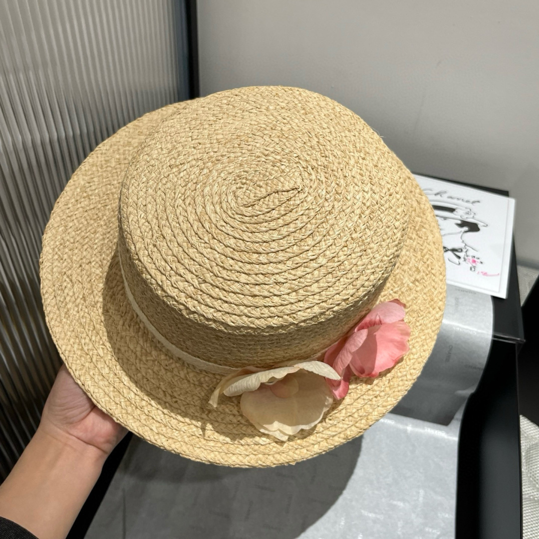 P

Chanel香奈儿拉菲草礼帽，花朵平顶礼帽，穿衣搭配旅游必备，头围57cm