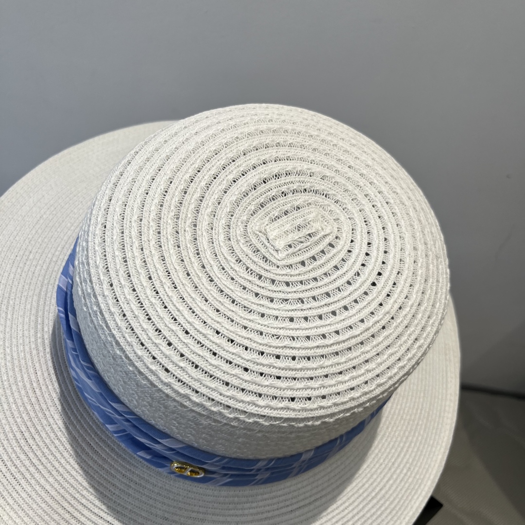 P

Dior迪奥新款平顶礼帽，高级材料定制，非普通版本，头围57cm